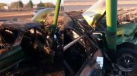 Fuerte accidente en Circunvalación Oeste: un auto se prendió fuego tras chocar con un poste