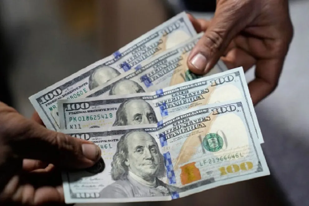 Dólar oficial y dólar blue: cómo cerró la cotización del martes 10 de octubre