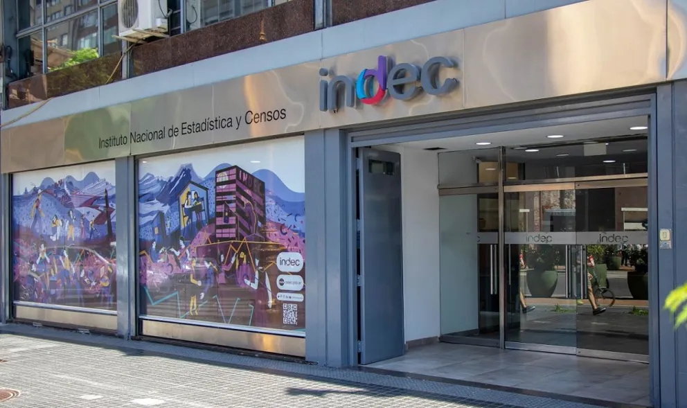 INDEC: la pobreza en Argentina alcanza el 52,9% y afecta a casi 25 millones de personas