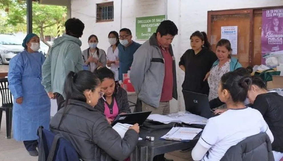En medio del alerta por un posible caso, la UNSa empezó a vacunar contra el sarampión