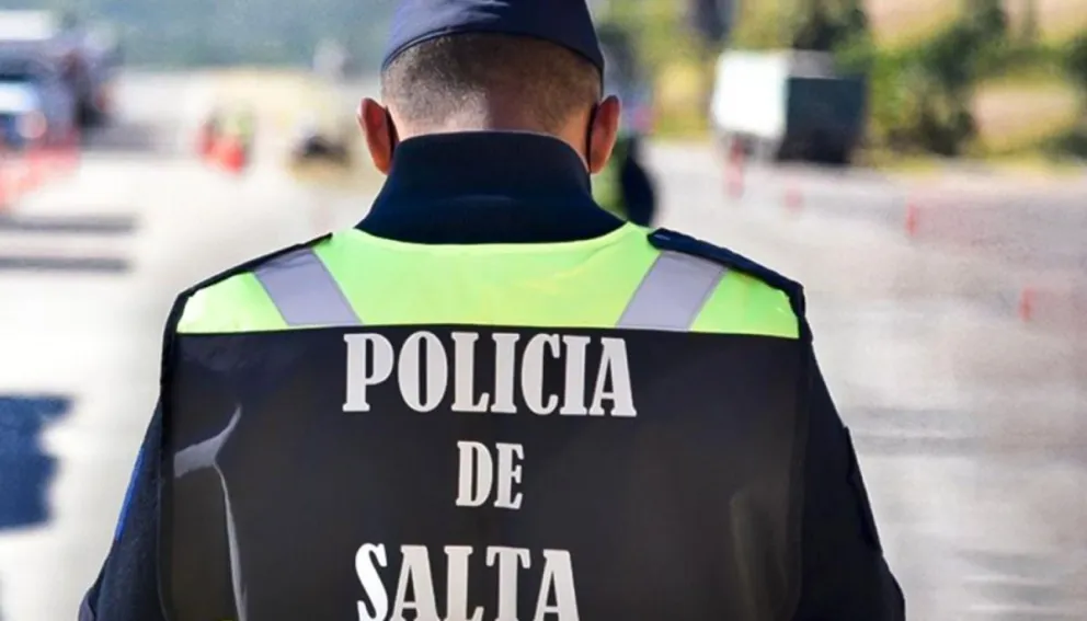 |Fotos| Hombre desnudo corriendo desata escándalo en calles del centro de Salta