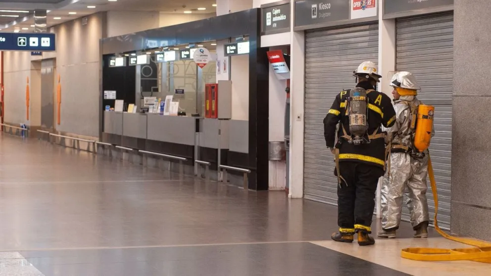 Amenaza de bomba en Aeroparque: hubo evacuación y hay demoras en los vuelos     