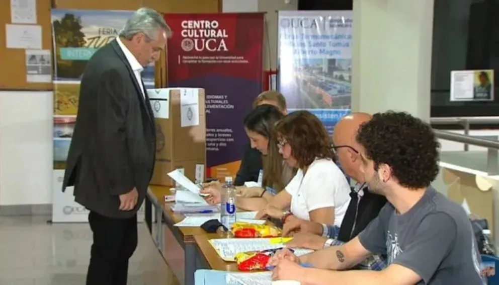 Elecciones 2023| Votó Alberto Fernández: "A 40 años de democracia, los argentinos están decidiendo su futuro"