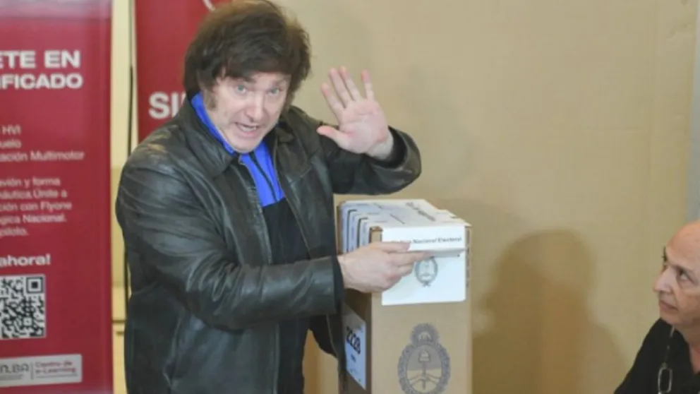 Elecciones 2023|En medio de un caos, votó Javier Milei: “Podemos hacer el mejor gobierno de la historia” 