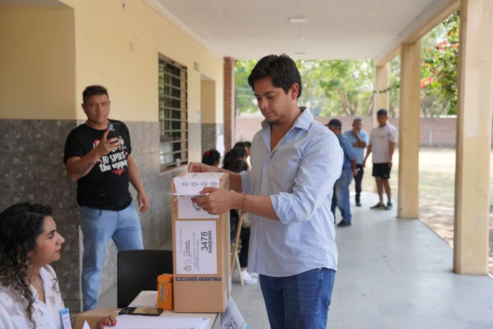 Elecciones 2023| Franco Hernández Berni tras votar: "Tenemos 40 años de democracia, la cuidemos más que nunca"