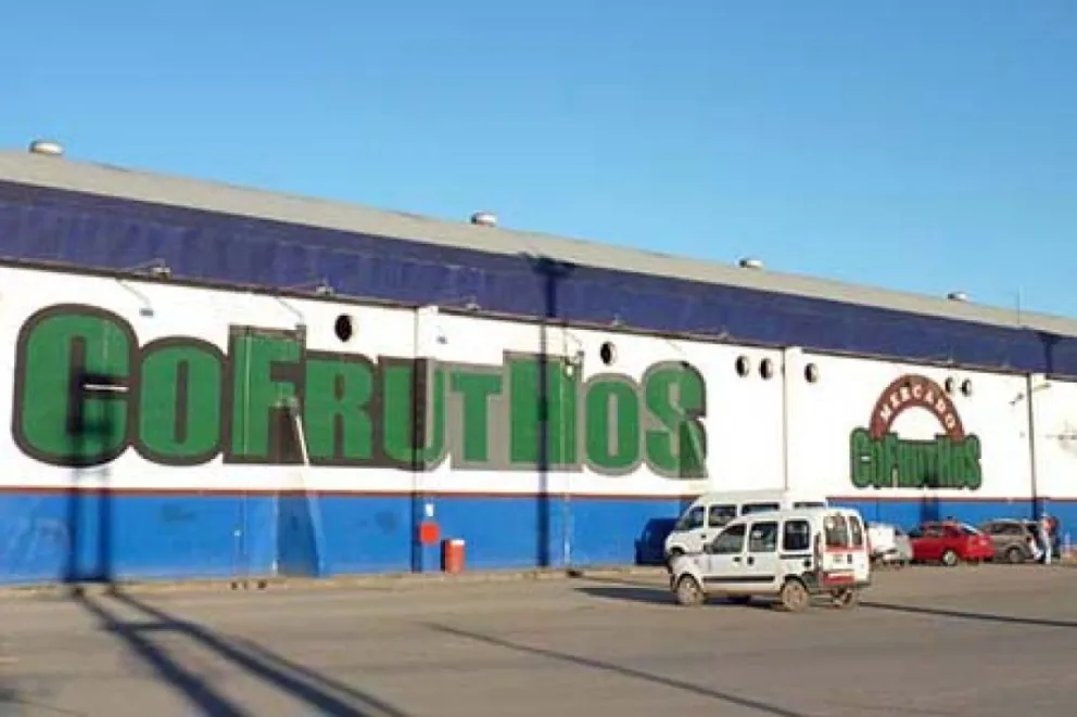 Enrique Del Pino, presidente del Mercado Cofruthos: "Arrancamos la semana con una baja importante en los precios"