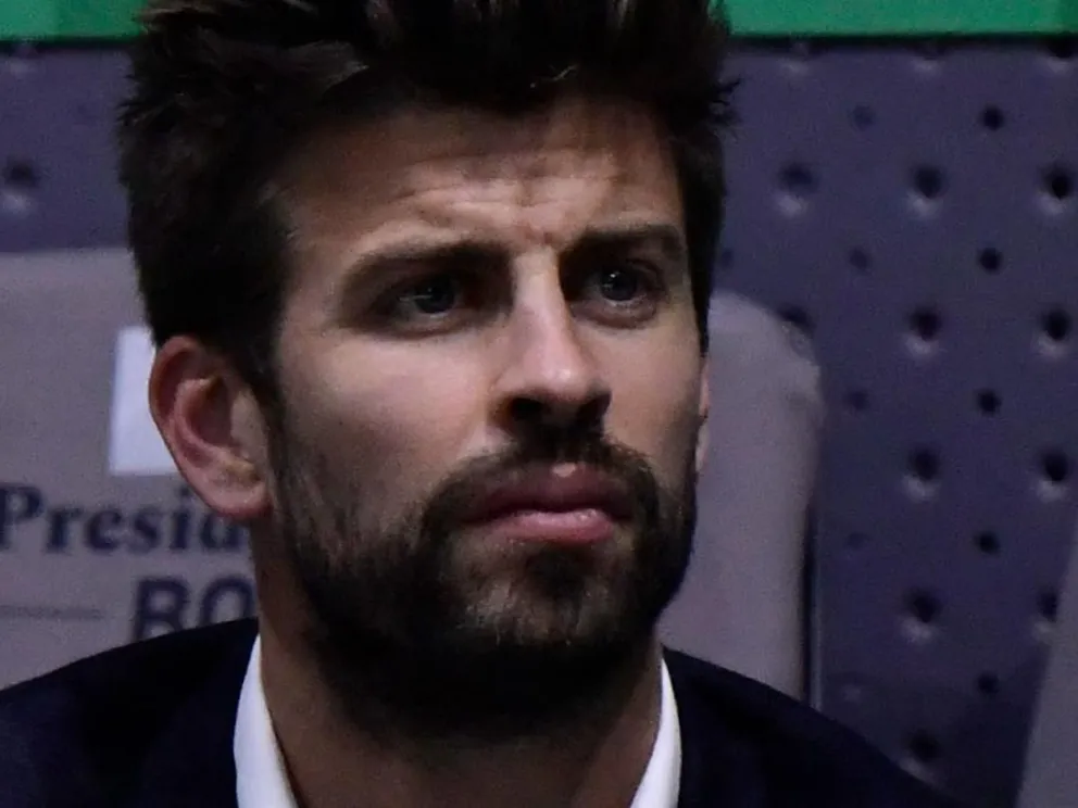 Brutal caída de Gerard Piqué provocó lluvia de memes en redes