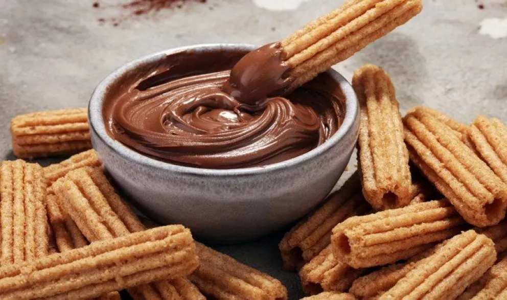 Comidas españolas en tu cocina: descubrí la fácil receta de cómo preparar deliciosos churros con chocolate