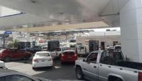 Falta de combustible en Salta: vehículos hacen largas filas sobre Olavarría y Rioja