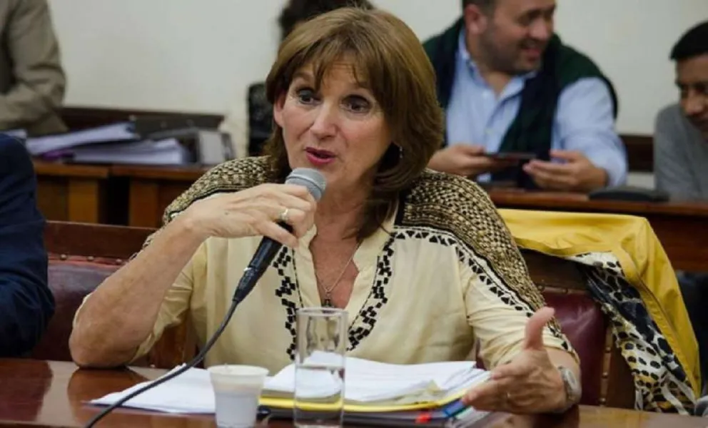 Virginia Cornejo negó la existencia de una maniobra de la oposición en la escasez de combustible