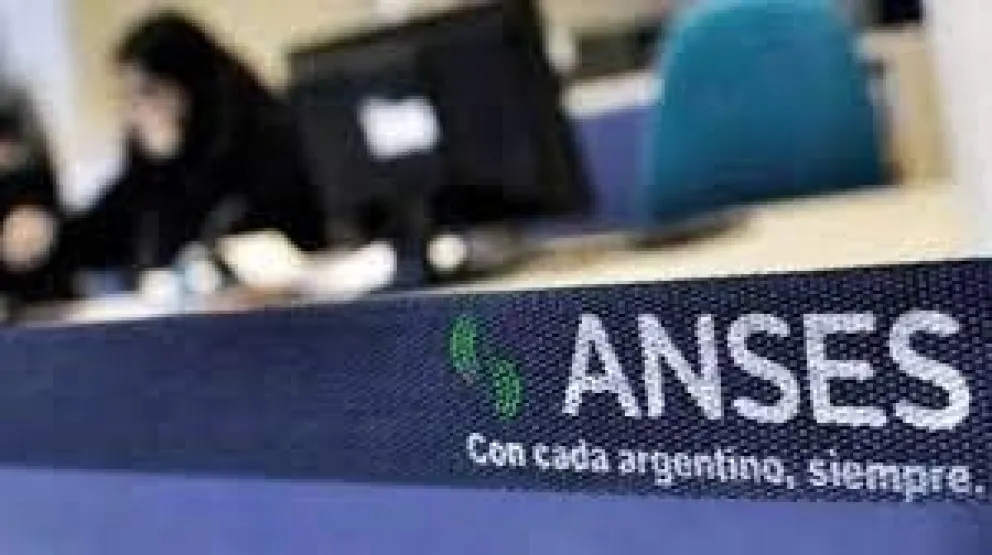 Echaron de ANSES a más de 300 empleados de todo el país