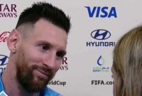 Estallan los memes al ver como Lionel Messi miraba a Sofía Martínez mientras lo entrevistaba