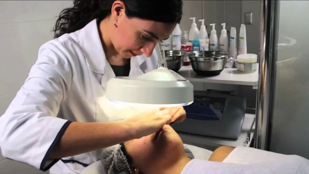 Más de 30 mil cosmiatras en Salta en riesgo por una ley que inhabilitaría su trabajo       