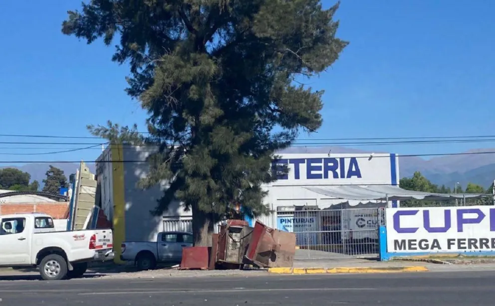 Comenzó una campaña solidaria para las hijas de la pareja embestida en Avenida Paraguay