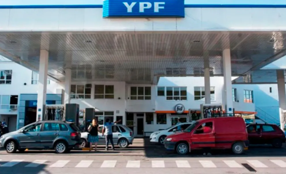 Tras otro fin de semana de filas, se espera por la normalización del combustible en Salta