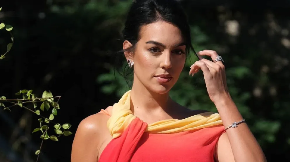 La foto de Georgina Rodríguez luciendo un escotazo que está arrasando en las redes