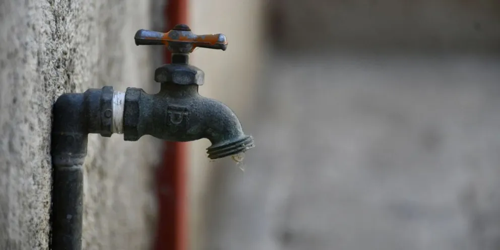 Una vez más se rompió el Acueducto Sur: barrios de zona sur, oeste y Atocha sin agua