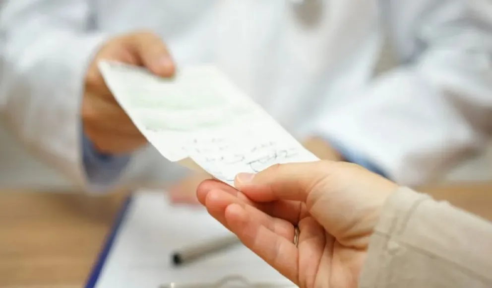 Bioquímicos imponen nuevo copago en pruebas clínicas para usuarios de medicina prepaga