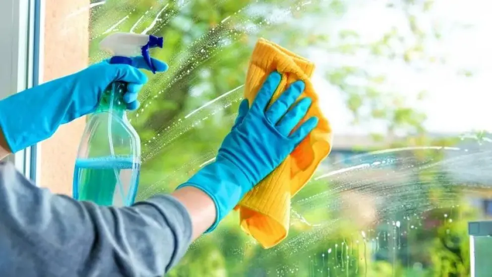 Nada mejor para el hogar: descubrí este truco definitivo para limpiar tus vidrios sin dejar marcas