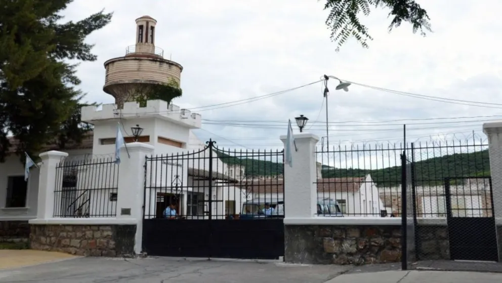 Trasladaron al penal de Villa Las Rosas al conductor ebrio que atropelló a la pareja en avenida Paraguay