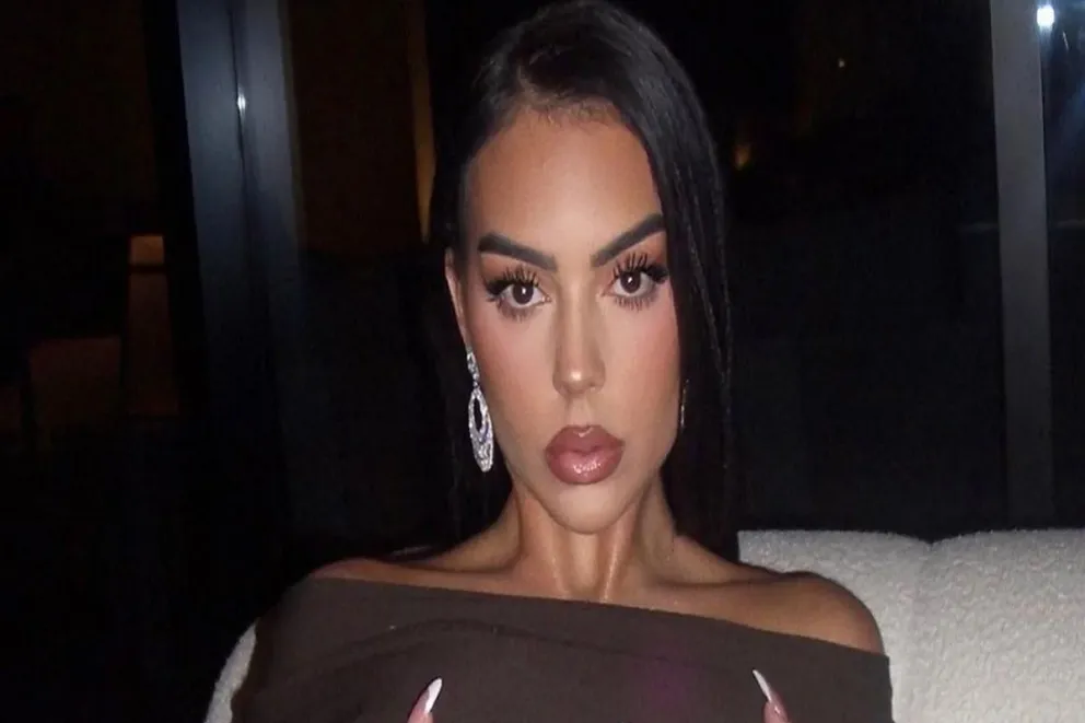 Georgina Rodríguez sorprende a sus fans al posar ante la cámara mostrando su piel desnuda