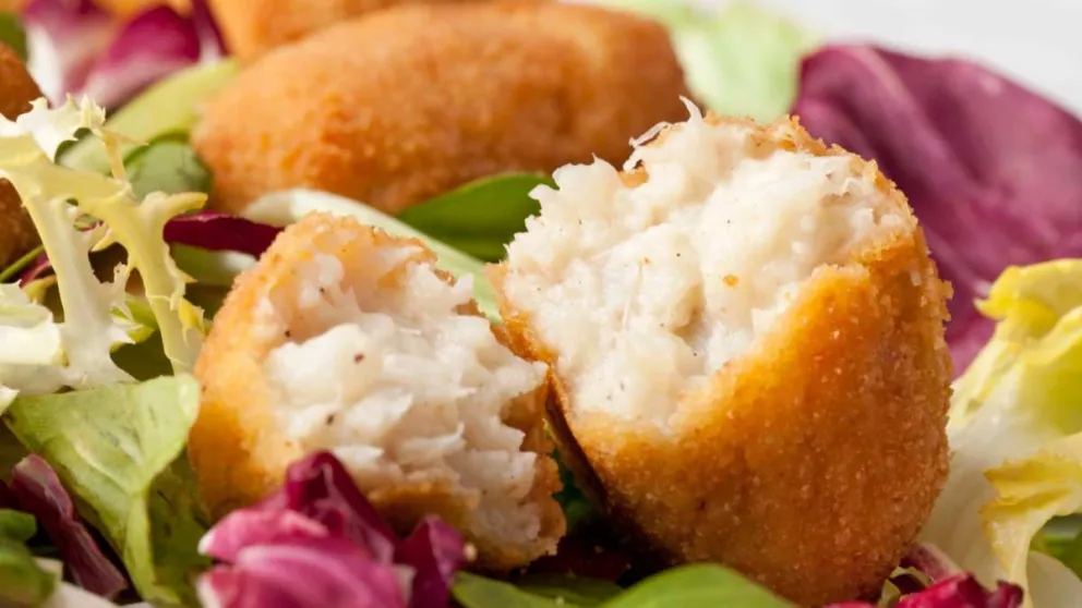 No te compliques en la cocina: así puedes preparar unas crujientes y deliciosas croquetas de coliflor