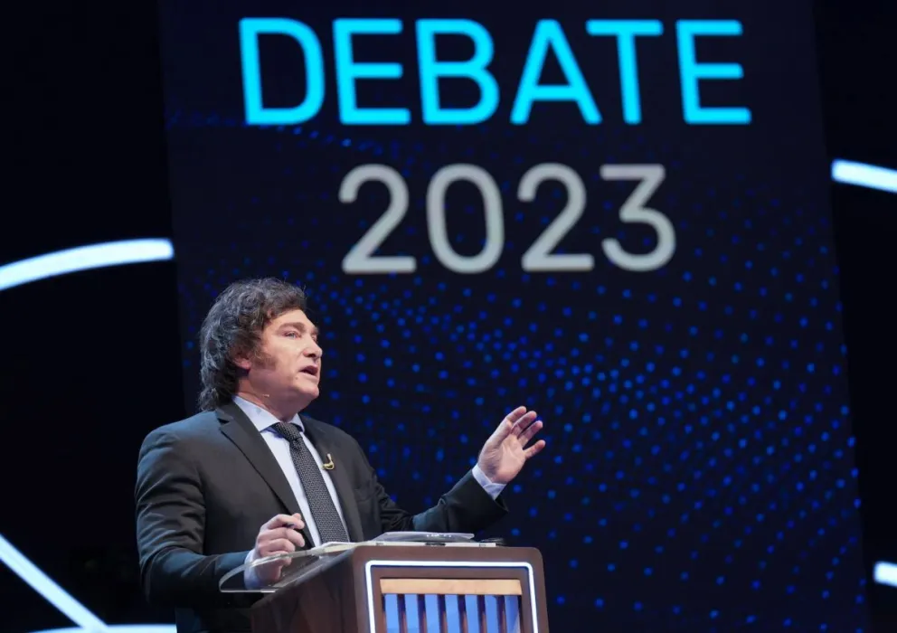 Javier Milei acusó que un "coro de tosedores" intervino en el debate para provocar su desborde emocional