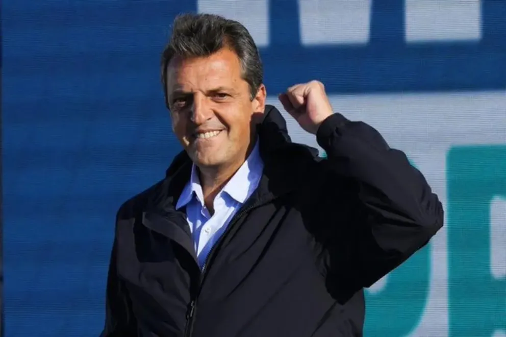 Sergio Massa le contestó a Milei por sus quejas sobre el debate: "Cuando uno está concentrado en hablar no hay tos ni ruido"