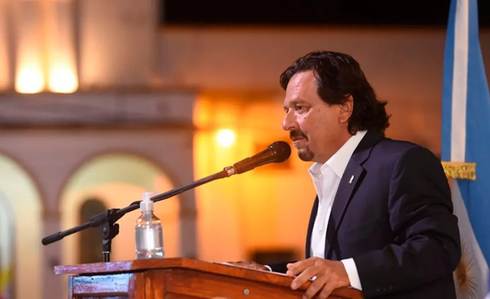 Gustavo Sáenz aseguró que "la democracia está en riesgo" y los argentinos la pueden defender con su voto