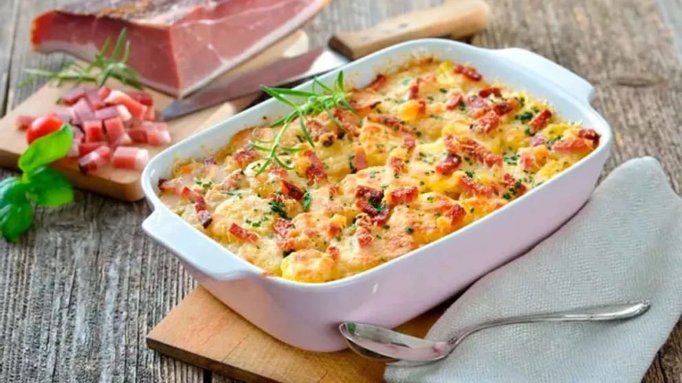 Salva tu día con esta sencilla receta: deliciosos cuadraditos de papa con jamón y queso