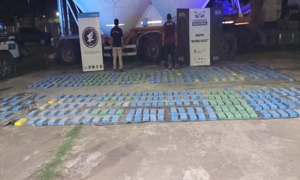 En un operativo conjunto, la policía de Salta incautó más de 400 kilos de cocaína en el norte del país