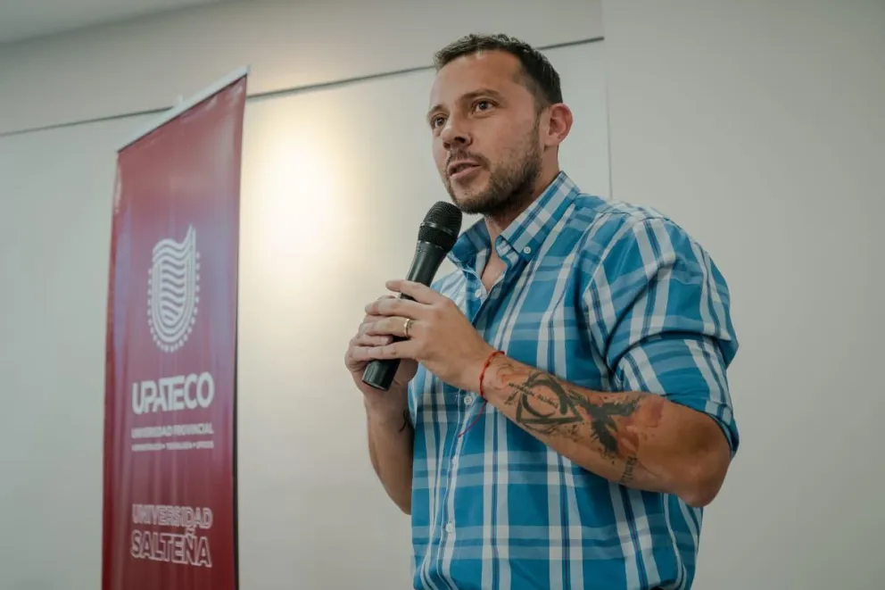 Matías Assennato afirmó que Javier Milei no tiene la capacidad para hacerse cargo de un Estado