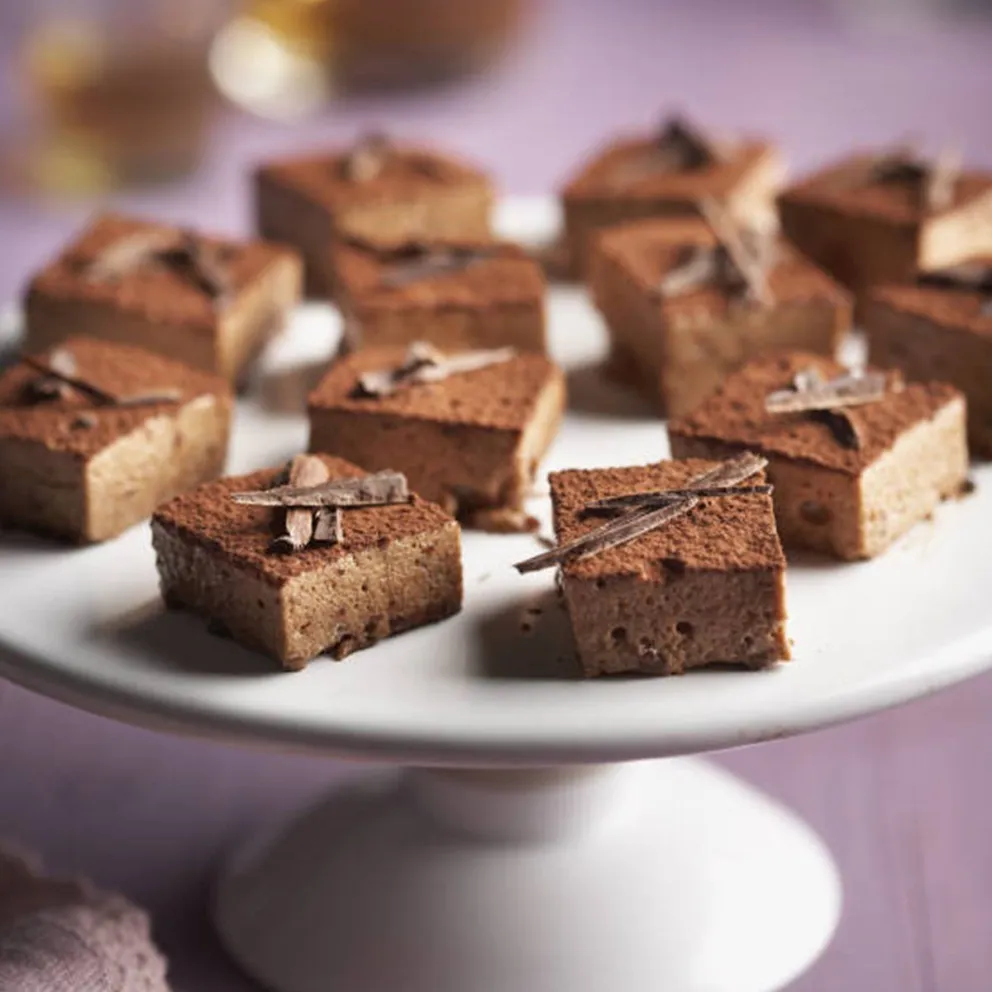 Para combatir el verano: irresistibles pastelitos esponjosos de chocolate, sin horno, económico y fácil