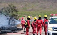 Incendio en el cerro 20 de Febrero: una quema de neumáticos desató el fuego