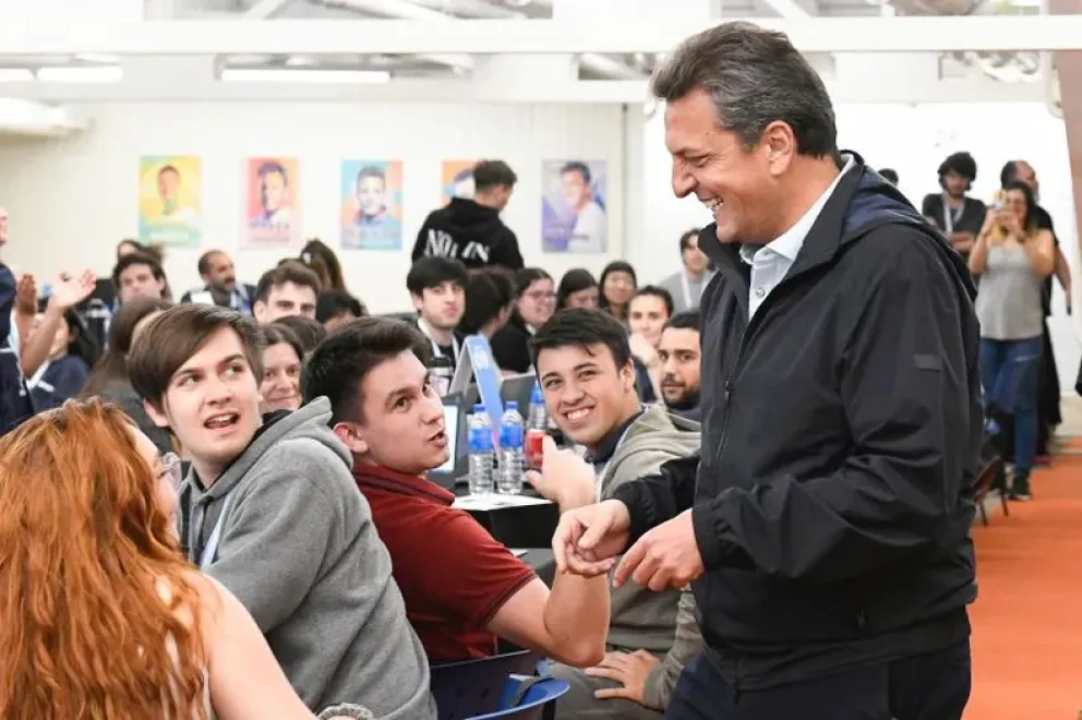 A horas del balotaje, Sergio Massa visitó el centro de cómputos de Unión por la Patria