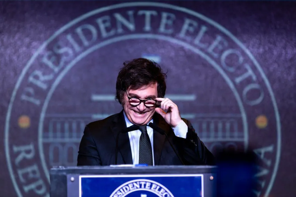 Javier Milei confirmó que se reunirá hoy con Alberto Fernández y cuestionó la posible licencia de Massa