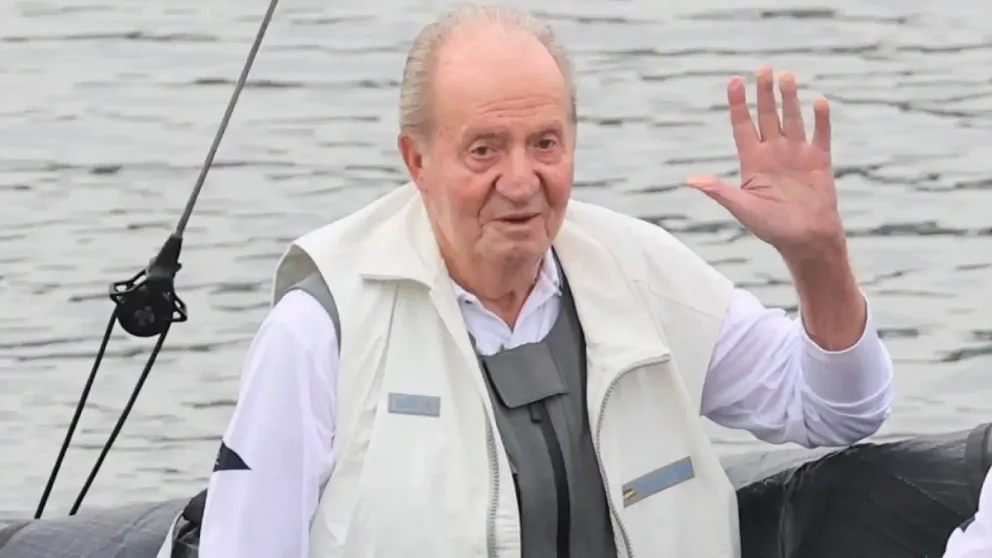 Una entrada inesperada: así fue la extraña llegada de Juan Carlos I a Sanxenxo 