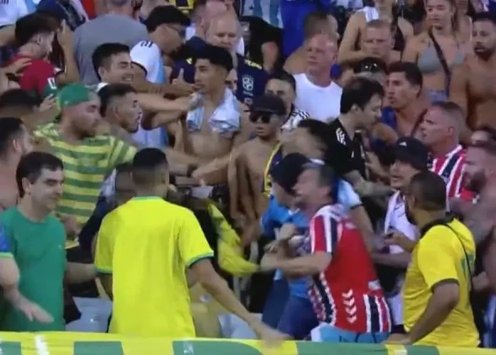 Brasil - Argentina: así fue la impresionante reacción de El Dibu Martínez ante los disturbios en el Maracaná