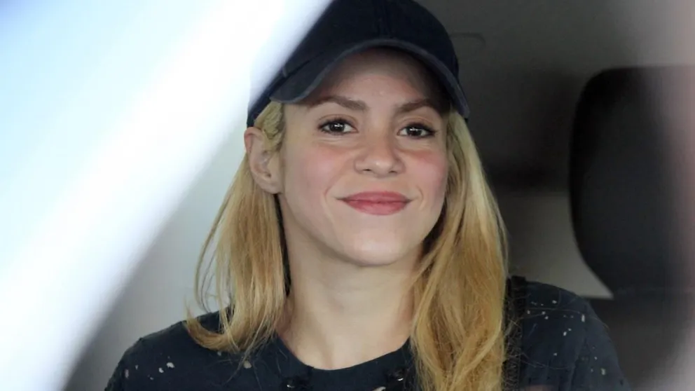 Descubrí el significado de por qué Shakira fue vestida de rosa a su juicio en Barcelona 
