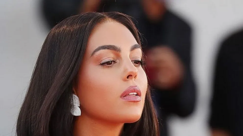 Georgina Rodríguez ya no lo oculta y se muestra en los brazos de otro 