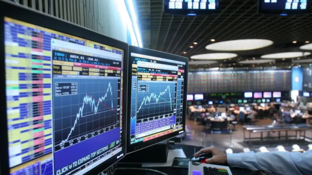 Las acciones argentinas subieron en Wall Street y el riesgo país perforó la barrera de los 2000 puntos