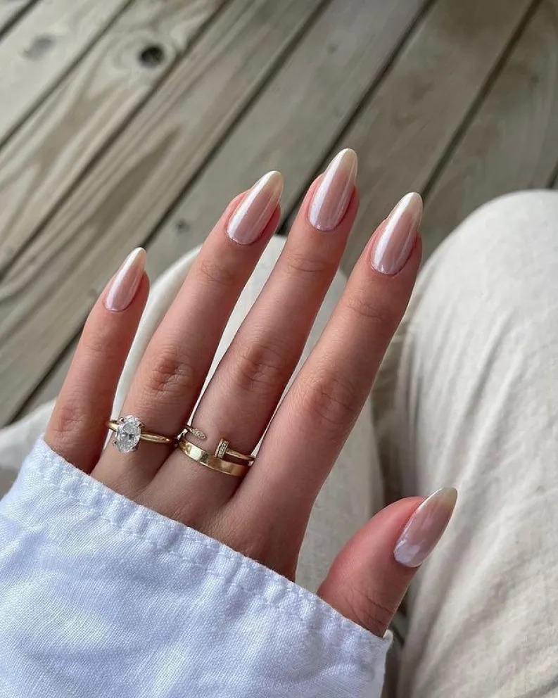 Espectacular nail art: descubrí cómo hacer las uñas cromadas, la tendencia estrella para el 2024