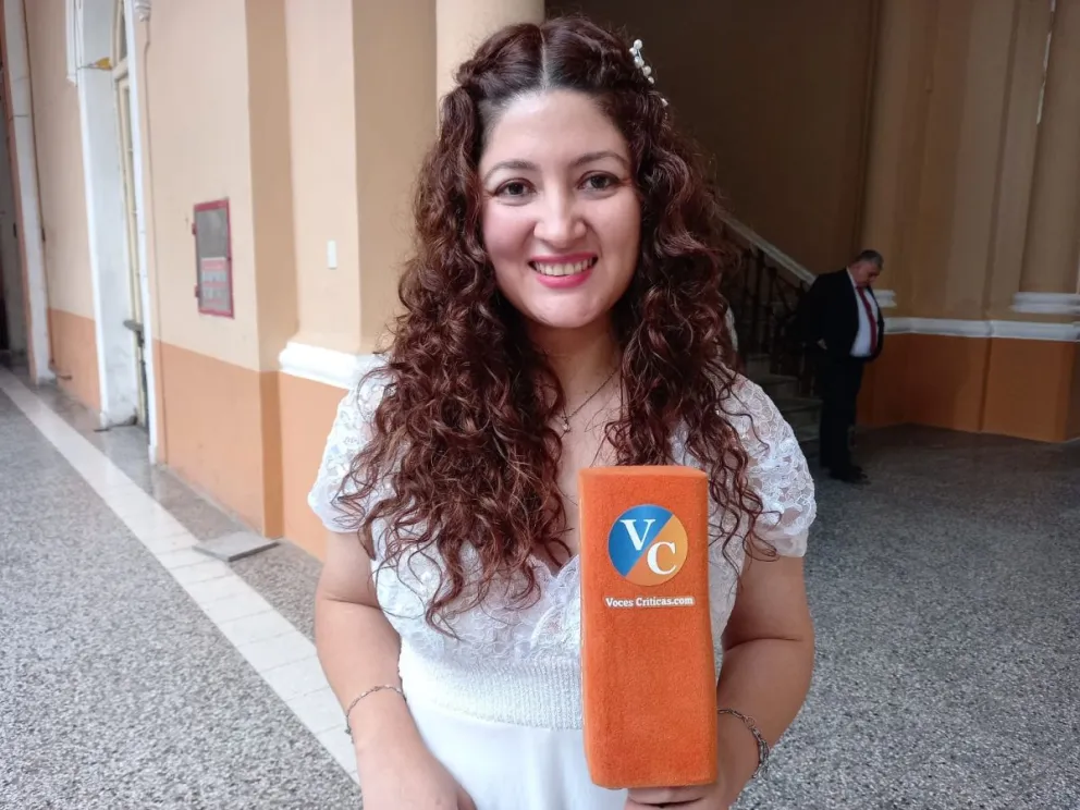 Griselda Galleguillos juró como diputada vestida de novia: “Hoy me estoy casando con mi gente”  