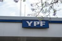 YPF aplicó un nuevo aumento en los combustibles: nafta y gasoil subieron un 10% este sábado 