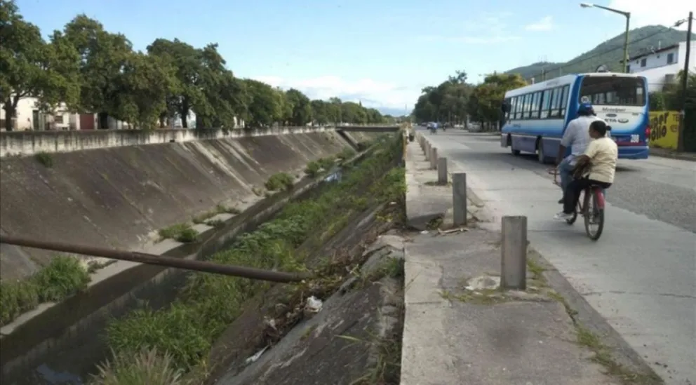 Tragedia en Avenida Hipólito Yrigoyen: un camionero fue encontrado sin vida sobre la vía pública