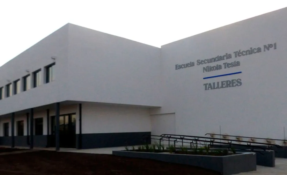 Desmienten rumores sobre la paralización en las obras de la Escuela Nikola Tesla de Güemes