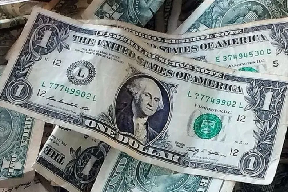 D&oacute;lar