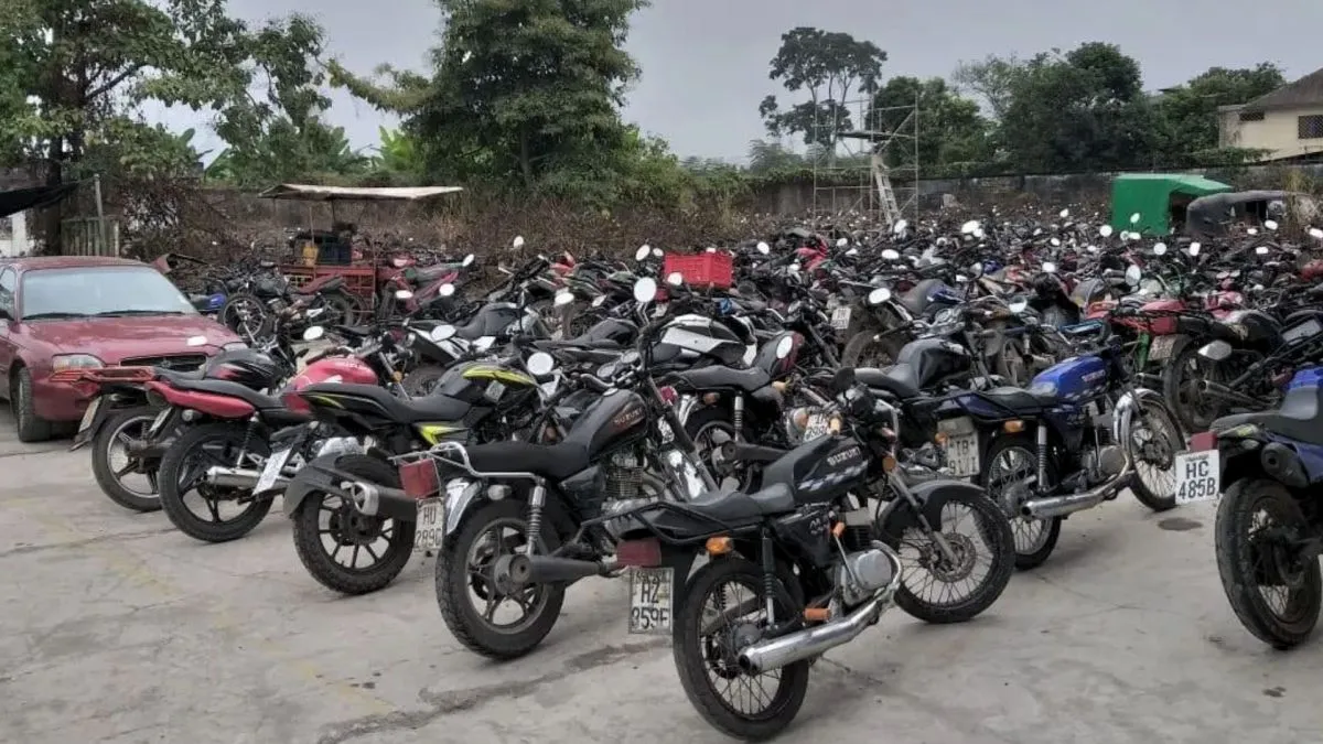 Motos