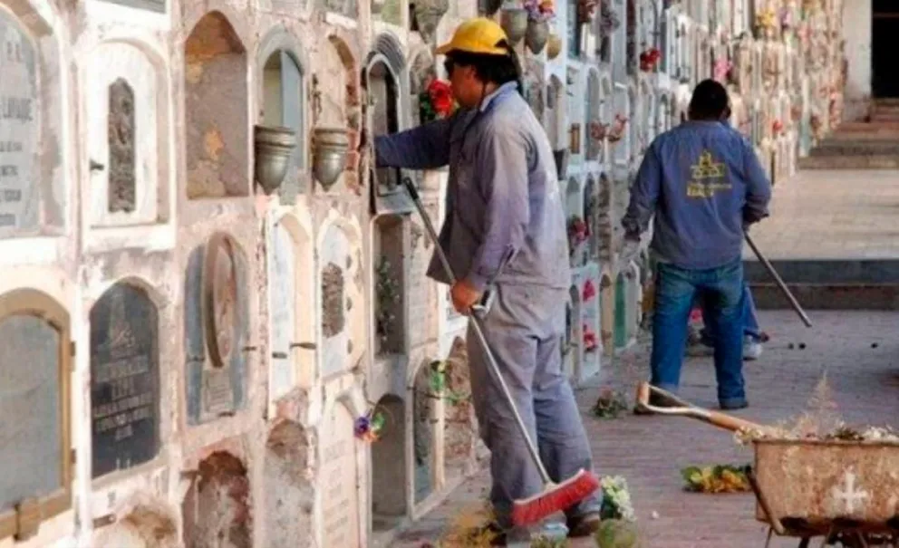 Paro en el Cementerio de Orán: denuncian al intendente Pablo González por no entregar herramientas