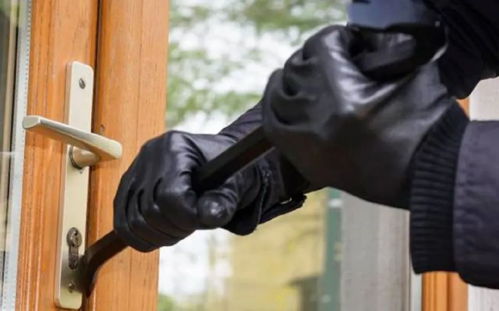 Pareja salteña entró a una casa deshabitada y robó varias pertenencias 